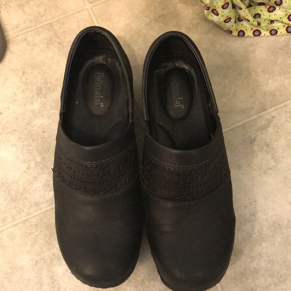 Bjorndal black leather clogs